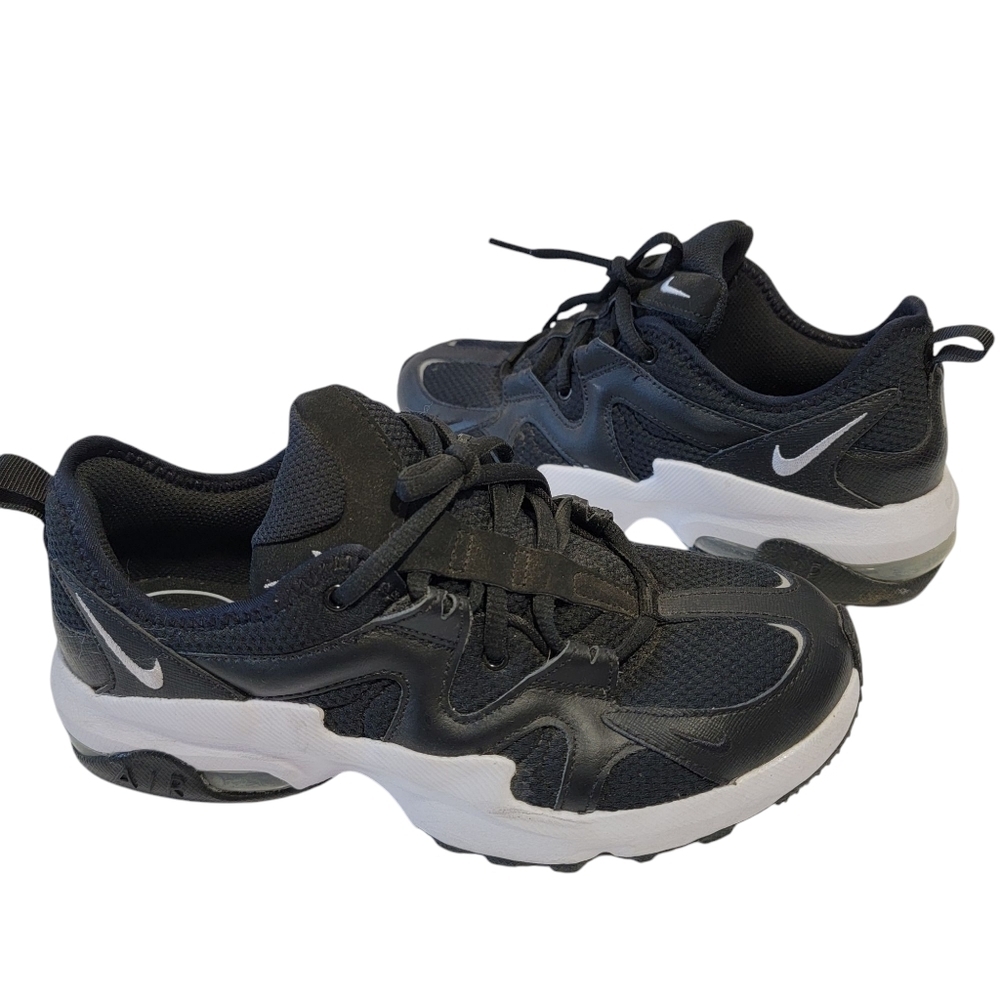 Nike Airmax Graviton Black & White Sneakers Sz 6.5 Athleisure Sport Exercises